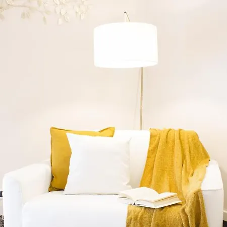 Accanto Al Centro Couette-café