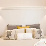 Accanto Al Centro