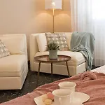 Accanto Al Centro Nocleg ze śniadaniem 4*