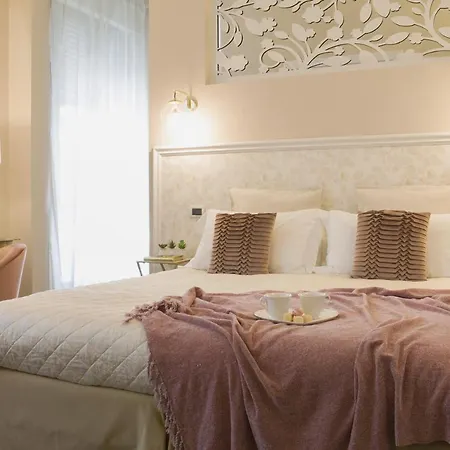 Accanto Al Centro 4*